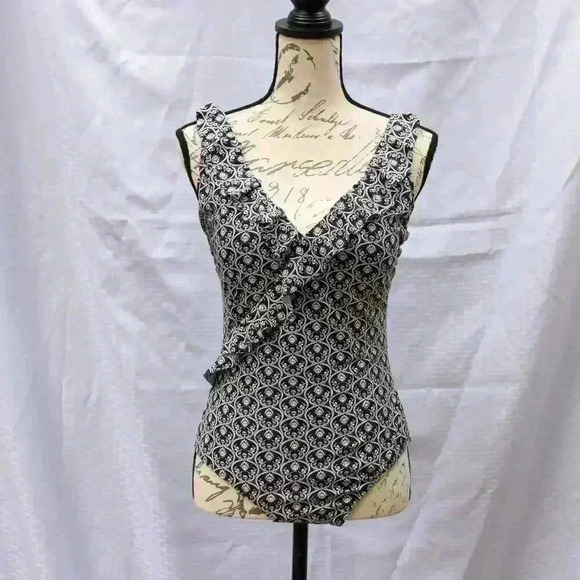 Niptuck Swim Size 8 blue/white patterned v neck ruffle front bathing suit - Picture 1 of 14